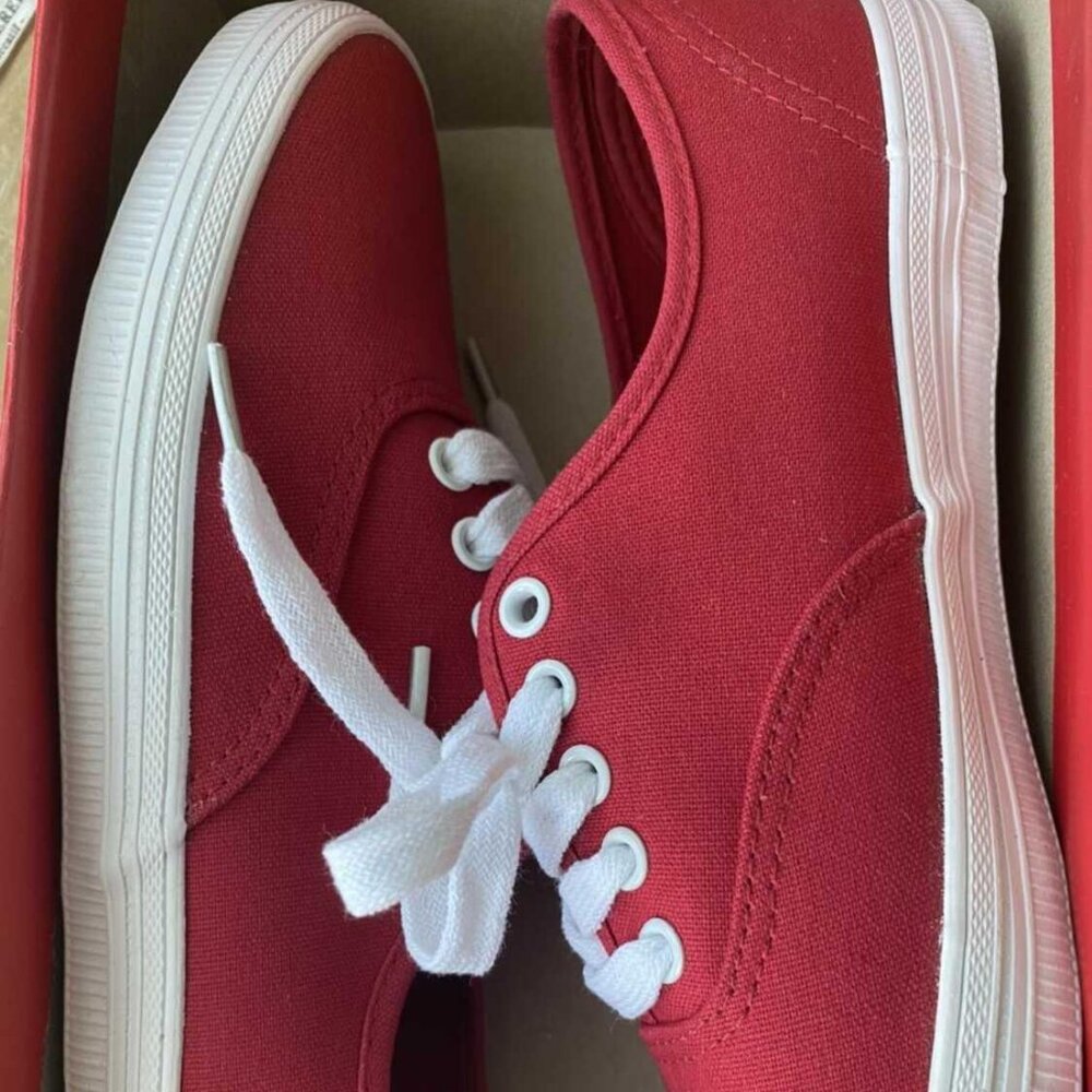 RED SNEAKERS BY AMERICAN EAGLE $25